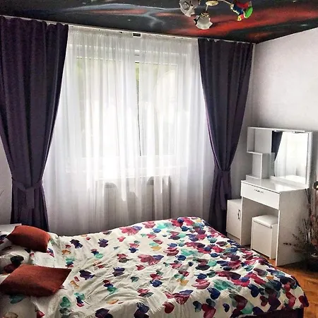 Apartament 3 *